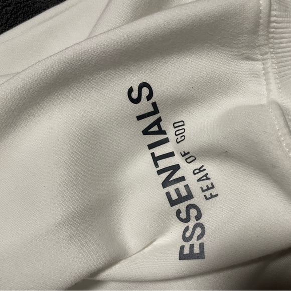 Essentials Cream Logo Tee - Picture 3 of 6